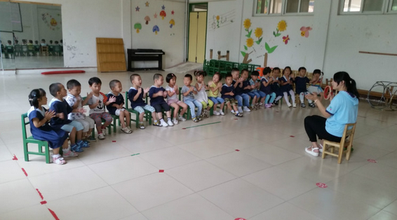 小班安全教育教案：危险的小圆珠-幼师课件网第1张图片
