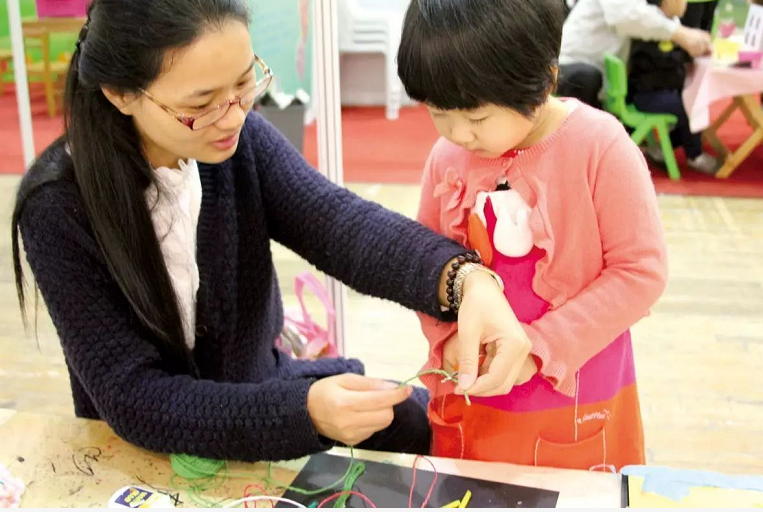 科学实验 | 土豆发电、自制龙卷风、磁铁寻宝…放假在家玩游戏-幼师课件网第8张图片