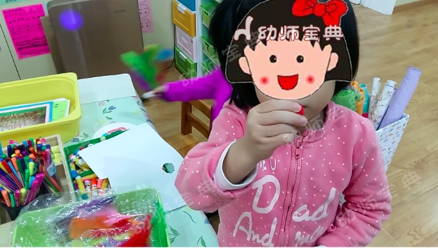 【学习故事】两个“鸡毛毽子”-幼师课件网第4张图片