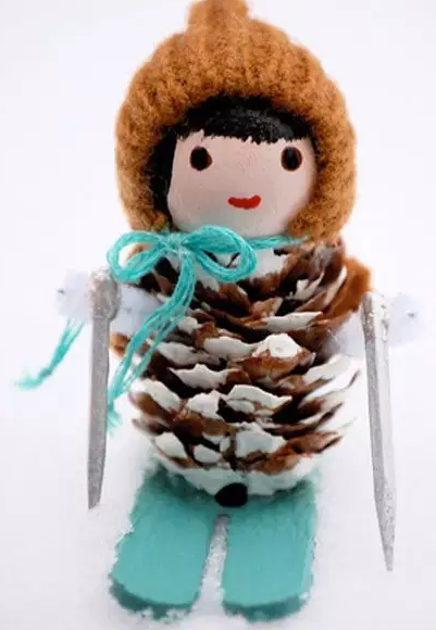 里呀,滚雪球,堆雪人,打雪仗……松果小姐的一天小人可以给ta做衣服