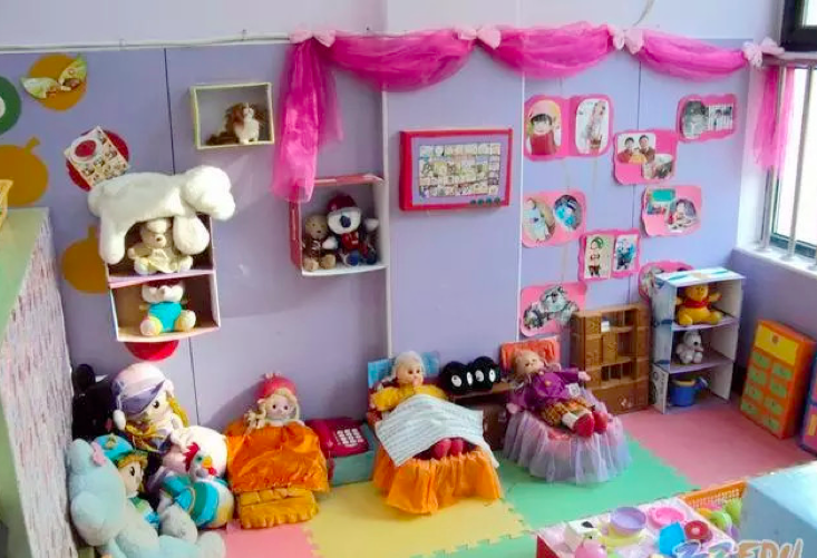 如何创设一个逼真而精美的娃娃家?